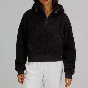 Lululemon textured fleece half zip - US 8